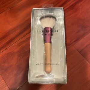 New in box Isaac Mizrahi All-Over Powder Brush